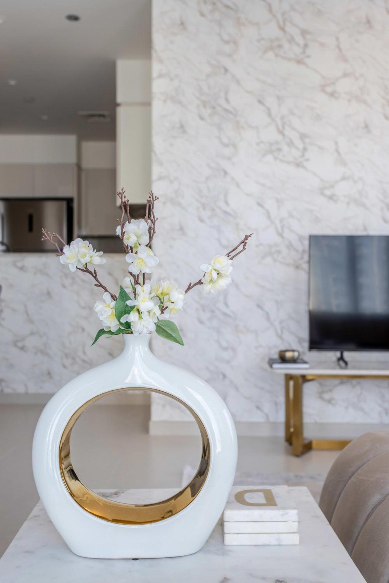 Frank Porter - Burj Royale Appartement